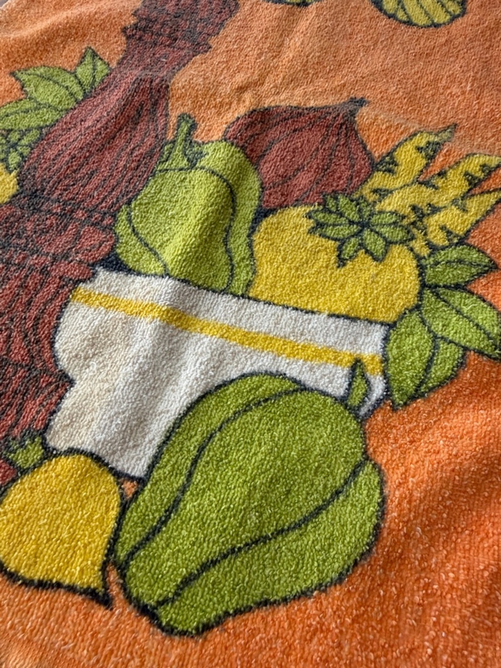 Vintage MCM 1970s Terry Cloth Kitchen Towel  Butterfly, Pepper Mill & Veggies - Picture 2 of 11